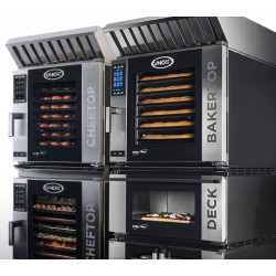 Какая разница между пароконвектоматом и конвекционной печью?